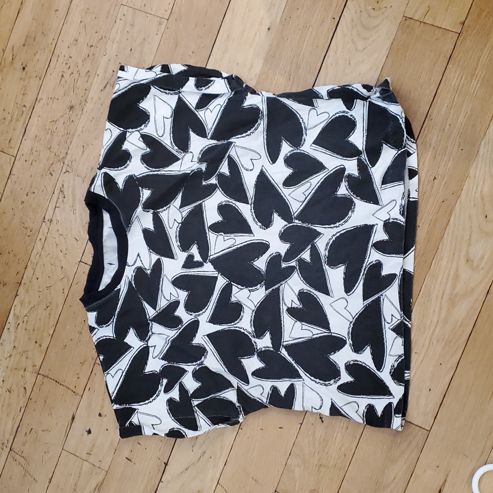 Little Creative Factory heart tshirt "Chaotic Love"  (approx 10-12)
